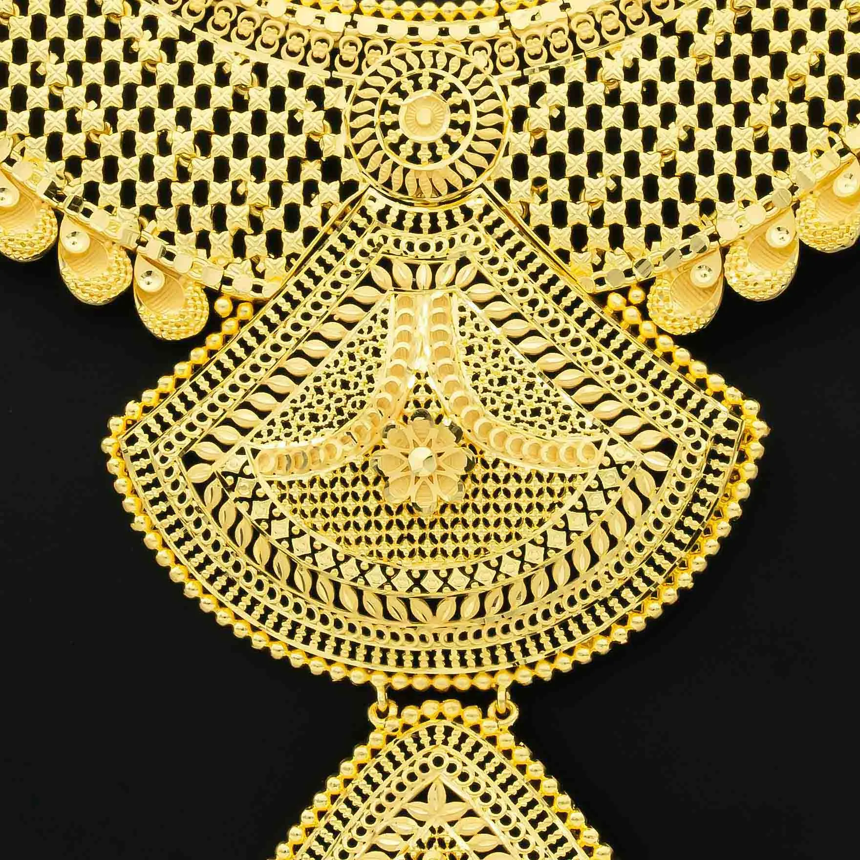 Golden Necklace with stud PGNL7-0651